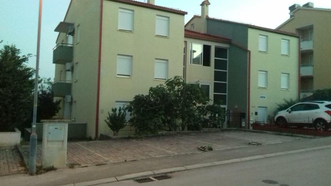 Kamenjak Free Bikes Apartman Premantura Kültér fotó